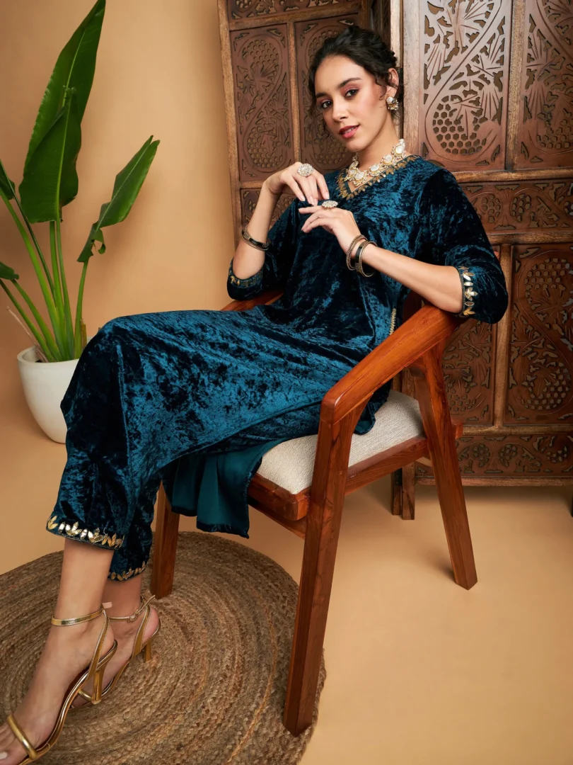 Women Teal Velvet Gota Patti Embroidered Kurta With Pants