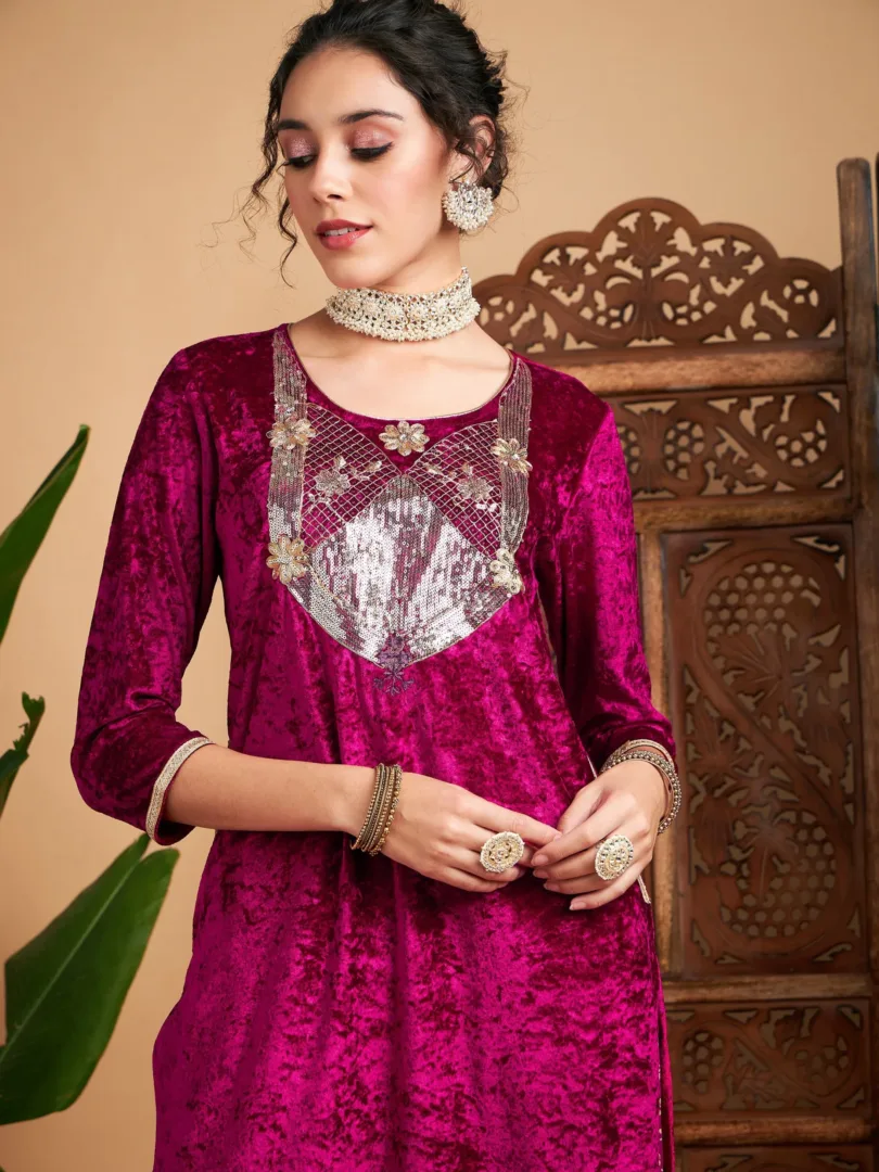 Women Fuchsia Velvet Sequin Kurta With Foil Palazzos