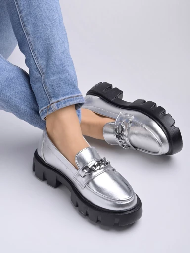 Smart Casual Chain Detailed Silver Loafers For Women & Girls