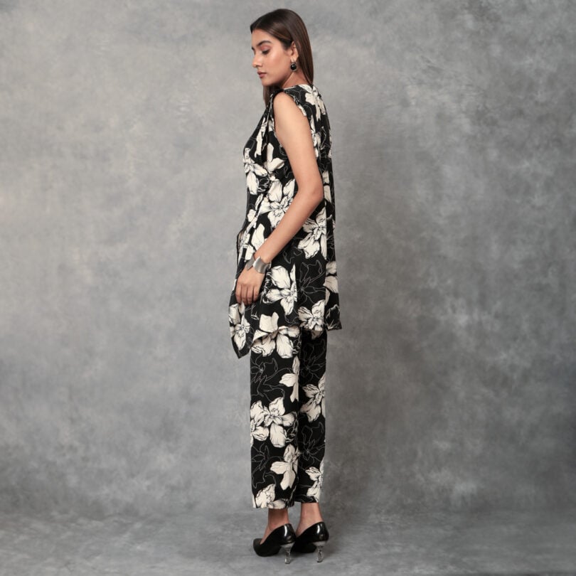 Floral black and white narrow trousers