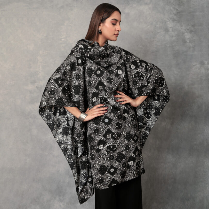 Scarf print cowl neck kaftan