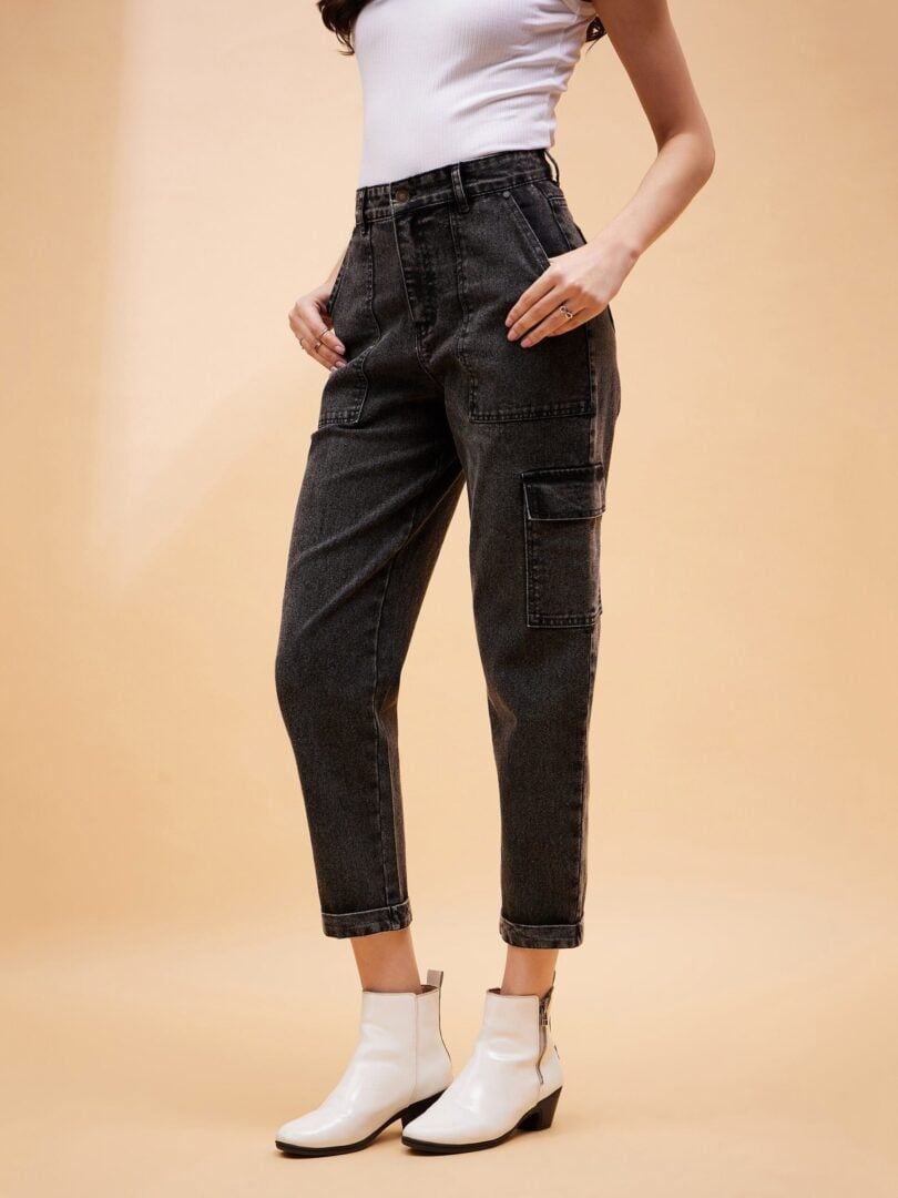 Women Black Multi Pockets Balloon Fit Jeans