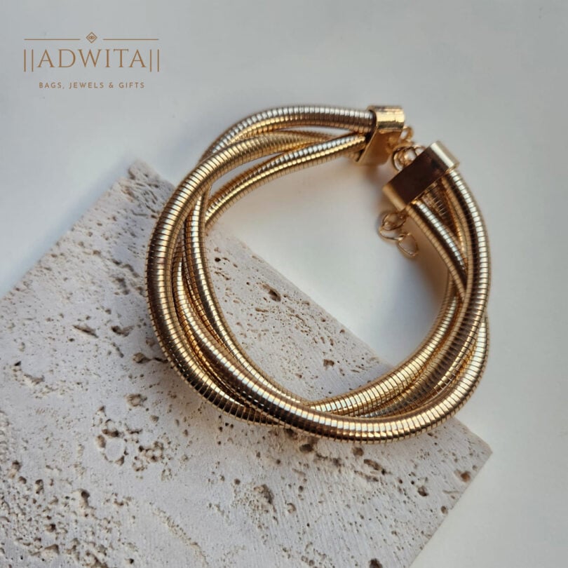 Gold Overlap Bracelet