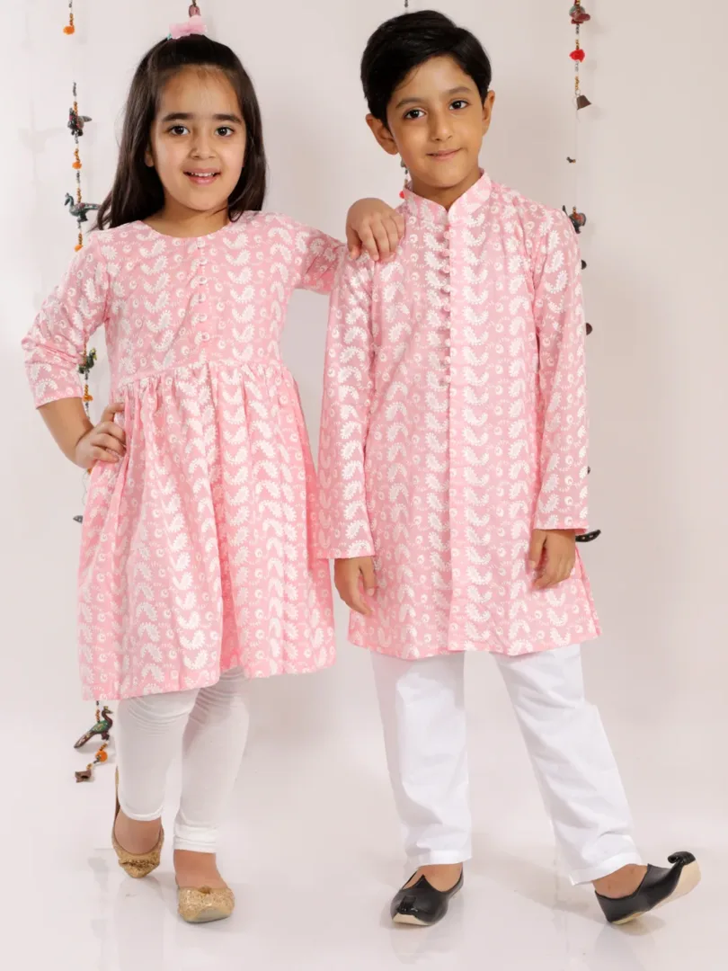 VASTRAMAY Boys' Pink And White Kurta Pyjama Set & Girls' Chikankari Cotton Kurta And Leggings Set