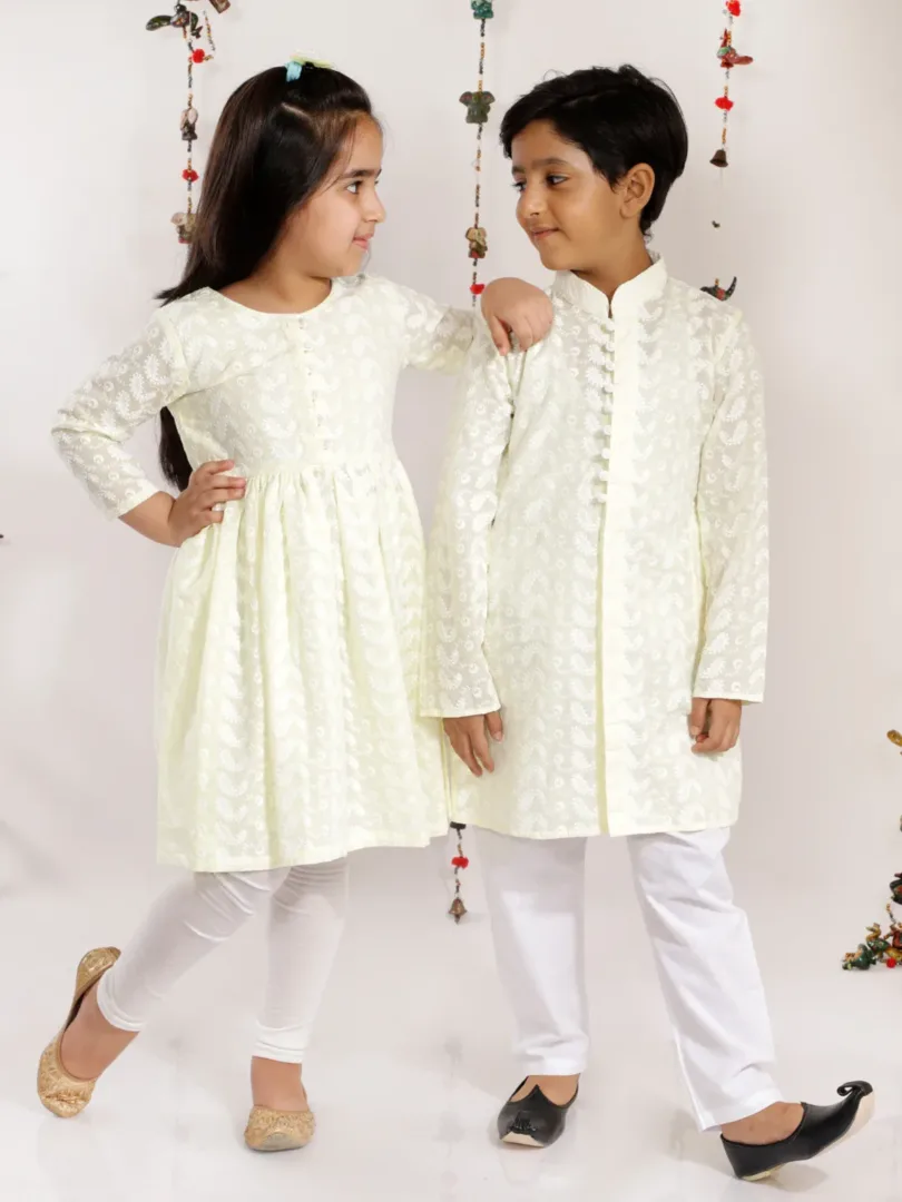 VASTRAMAY Boys' Yellow And White Kurta Pyjama Set & Girls' Chikankari Cotton Kurta And Leggings Set