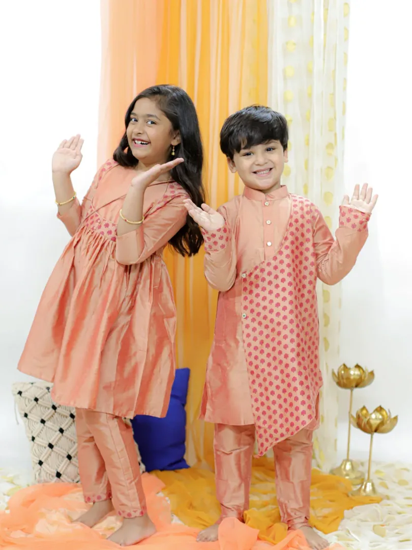 Boys' Pink Cotton Blend Kurta Pyjama Set & Girls' Pink Kurta And Pant Set